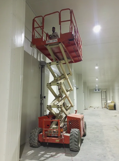 JLG 260MRT – Rough Terrain Scissor Lift