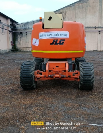 JLG 450AJ – Articulating Boom Lift (45 ft)
