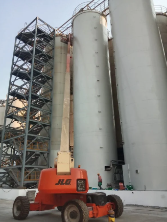 JLG 120SJP – Telescopic / Articulating Boom Lift (120 ft)