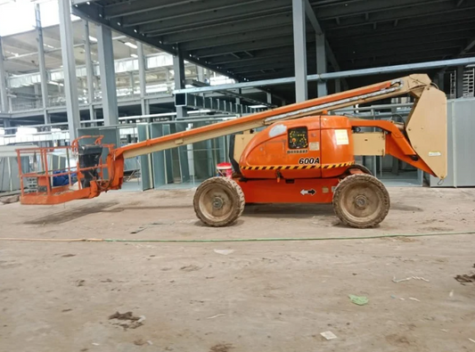 JLG 600A – Articulating Boom Lift